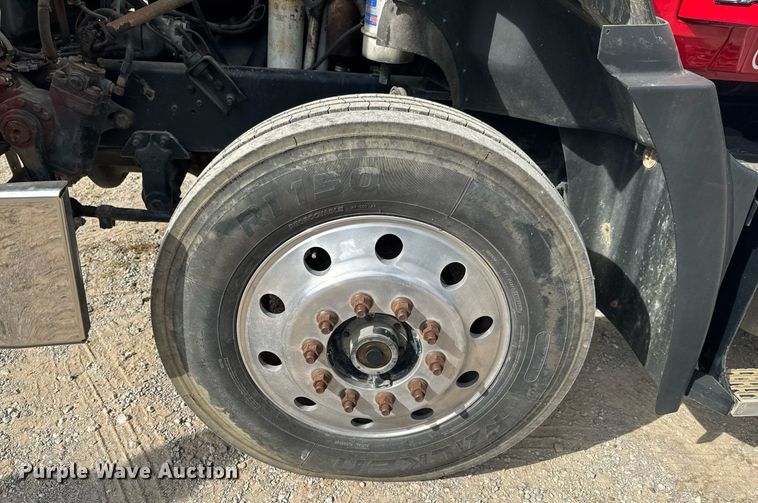 image for item DU9254 1998 Mack CH613 flatbed truck with mud mixing system