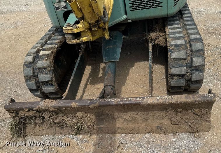 image for item DU9256 2005 Yanmar VIO20-3 mini excavator