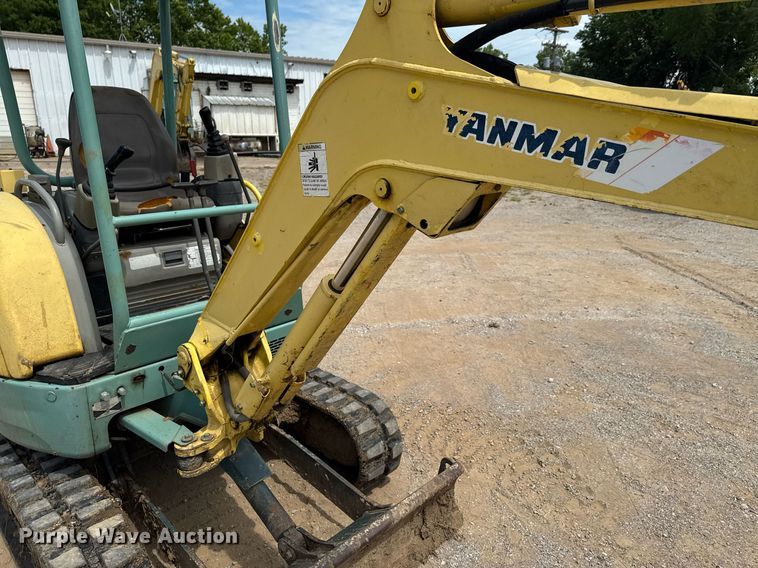 image for item DU9256 2005 Yanmar VIO20-3 mini excavator