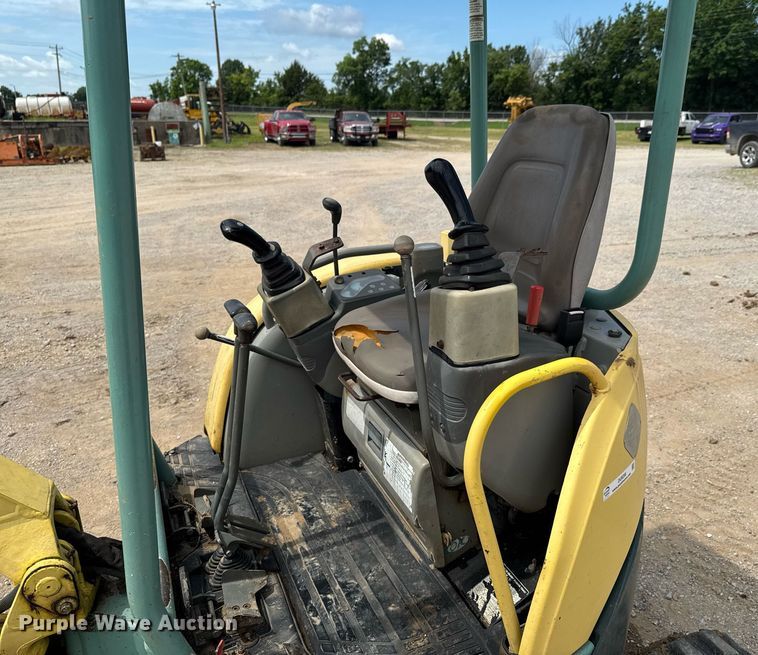 image for item DU9256 2005 Yanmar VIO20-3 mini excavator