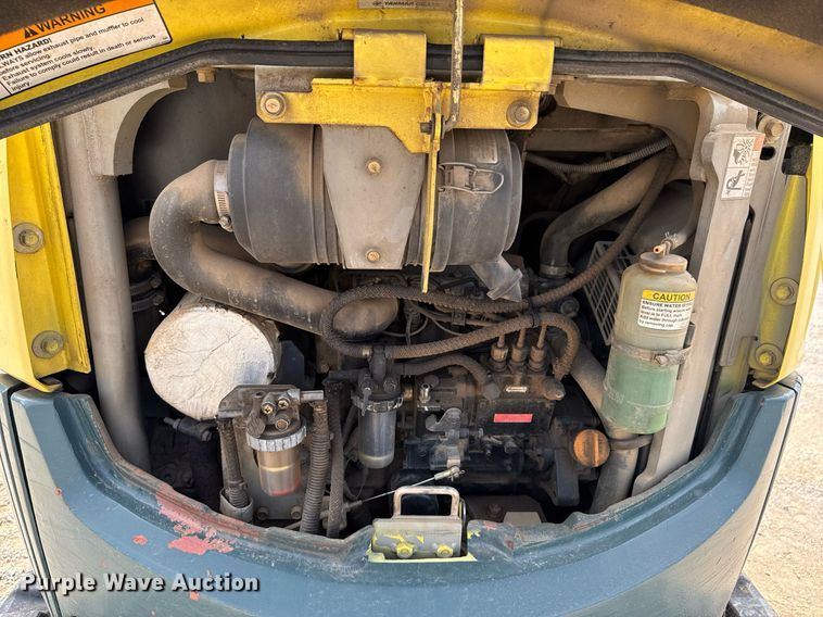 image for item DU9256 2005 Yanmar VIO20-3 mini excavator