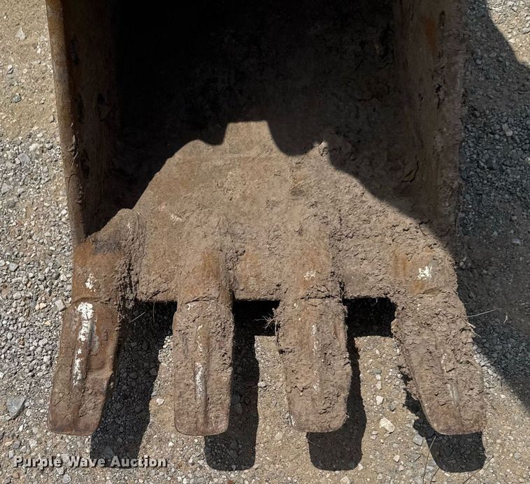 image for item DU9257 2011 Komatsu PC138USLC-8 excavator