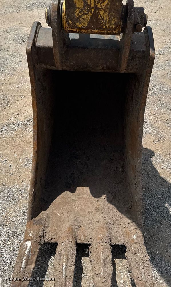 image for item DU9257 2011 Komatsu PC138USLC-8 excavator