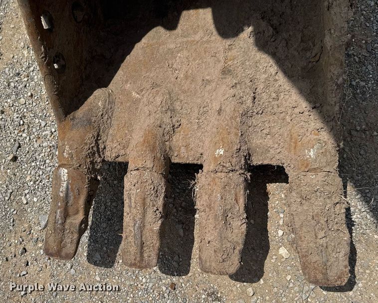 image for item DU9257 2011 Komatsu PC138USLC-8 excavator