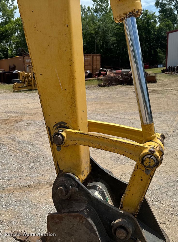 image for item DU9257 2011 Komatsu PC138USLC-8 excavator