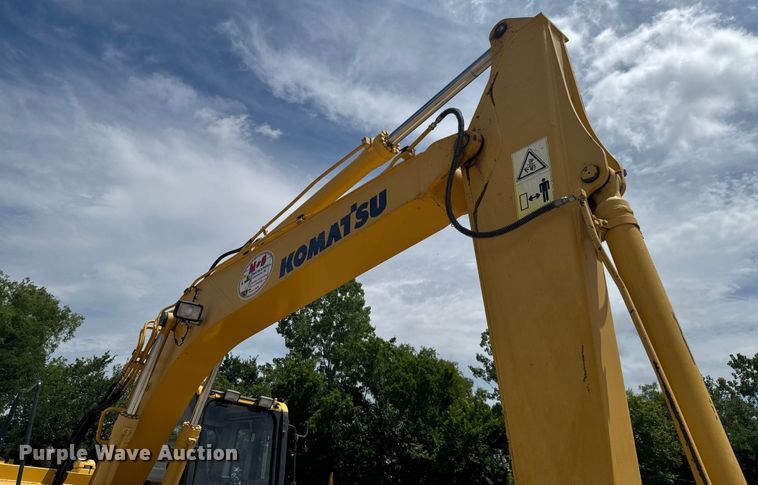 image for item DU9257 2011 Komatsu PC138USLC-8 excavator
