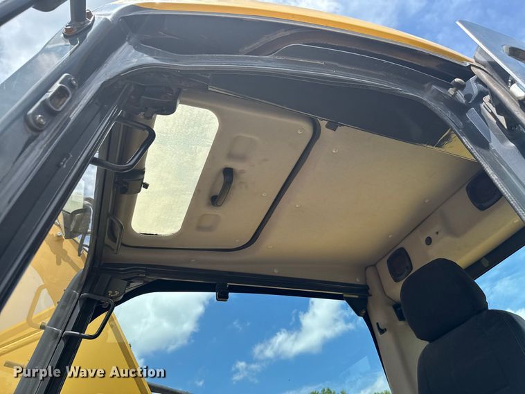 image for item DU9257 2011 Komatsu PC138USLC-8 excavator