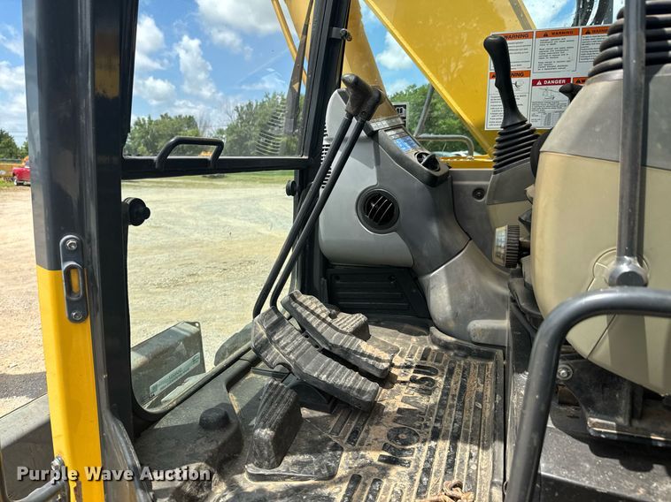 image for item DU9257 2011 Komatsu PC138USLC-8 excavator