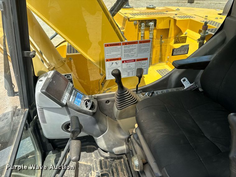 image for item DU9257 2011 Komatsu PC138USLC-8 excavator