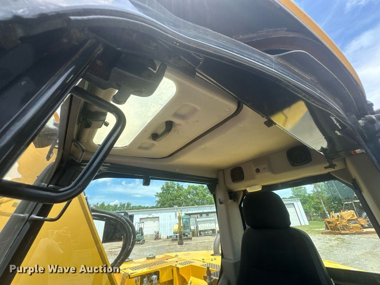 image for item DU9257 2011 Komatsu PC138USLC-8 excavator