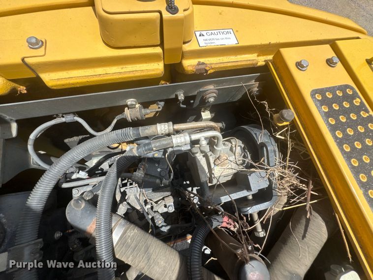 image for item DU9257 2011 Komatsu PC138USLC-8 excavator