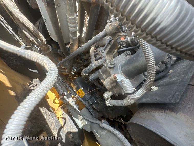 image for item DU9257 2011 Komatsu PC138USLC-8 excavator