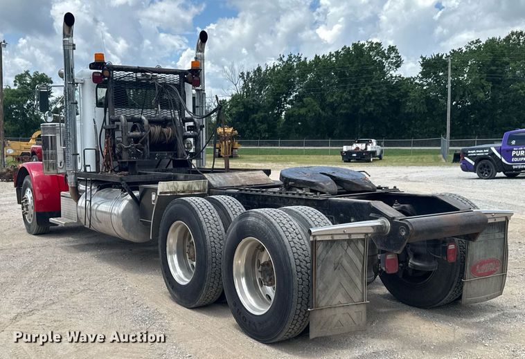 image for item DU9258 1995 Peterbilt 379 semi truck