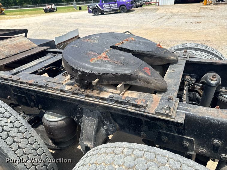 image for item DU9258 1995 Peterbilt 379 semi truck