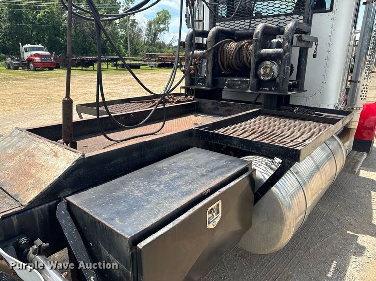 image for item DU9258 1995 Peterbilt 379 semi truck