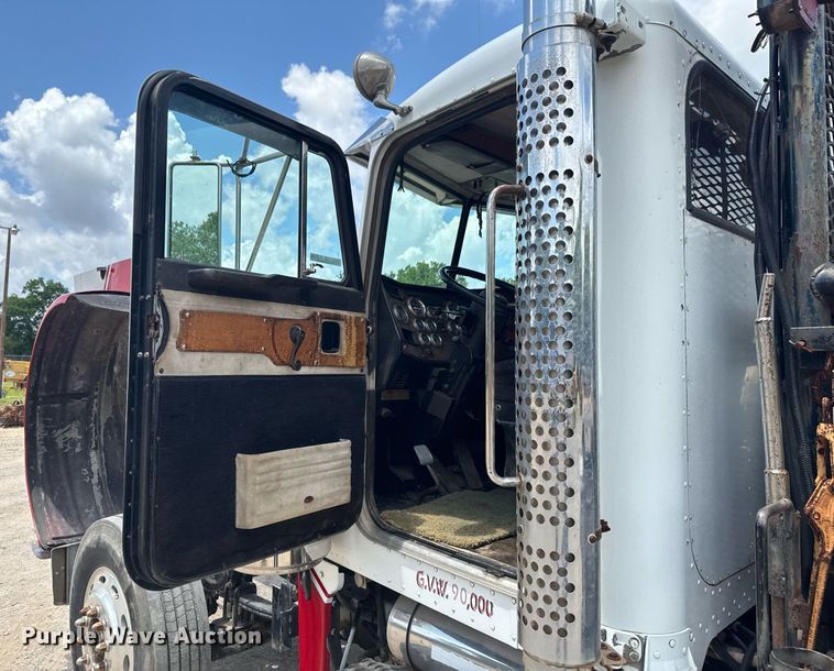 image for item DU9258 1995 Peterbilt 379 semi truck