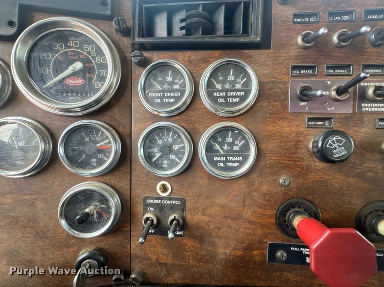 image for item DU9258 1995 Peterbilt 379 semi truck