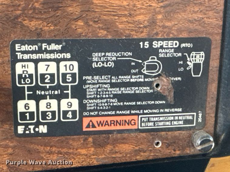 image for item DU9258 1995 Peterbilt 379 semi truck