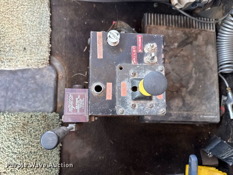 image for item DU9258 1995 Peterbilt 379 semi truck