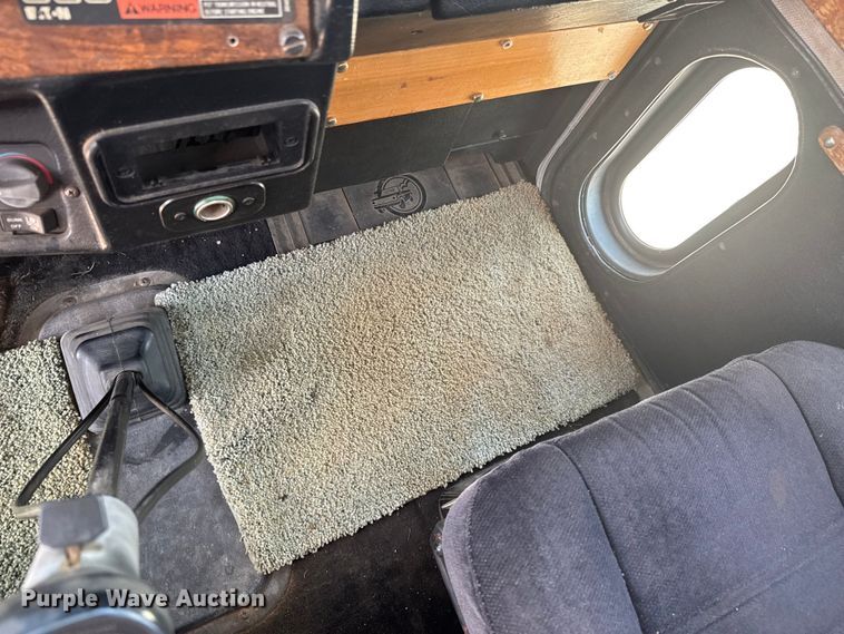 image for item DU9258 1995 Peterbilt 379 semi truck