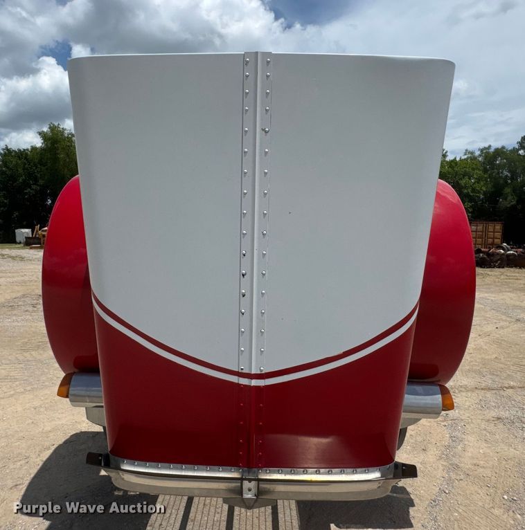 image for item DU9258 1995 Peterbilt 379 semi truck