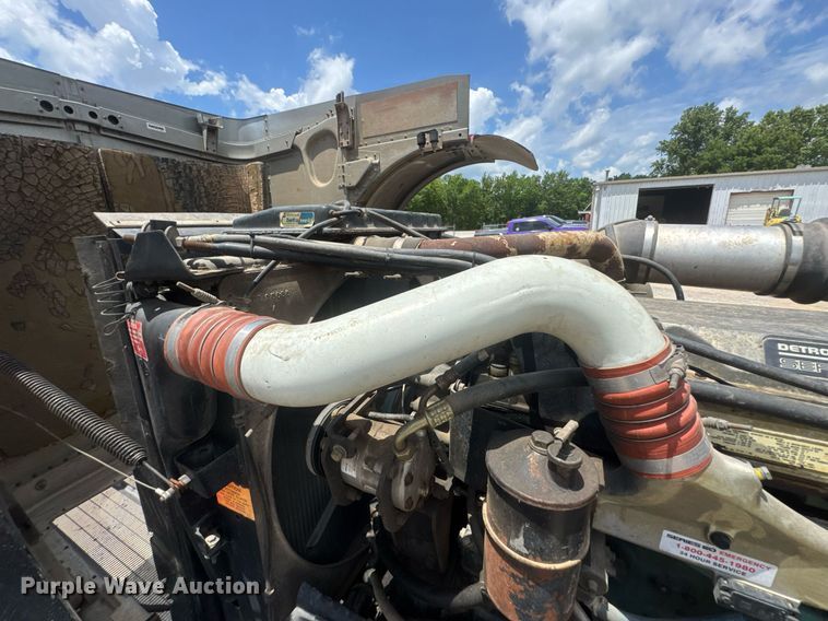 image for item DU9258 1995 Peterbilt 379 semi truck
