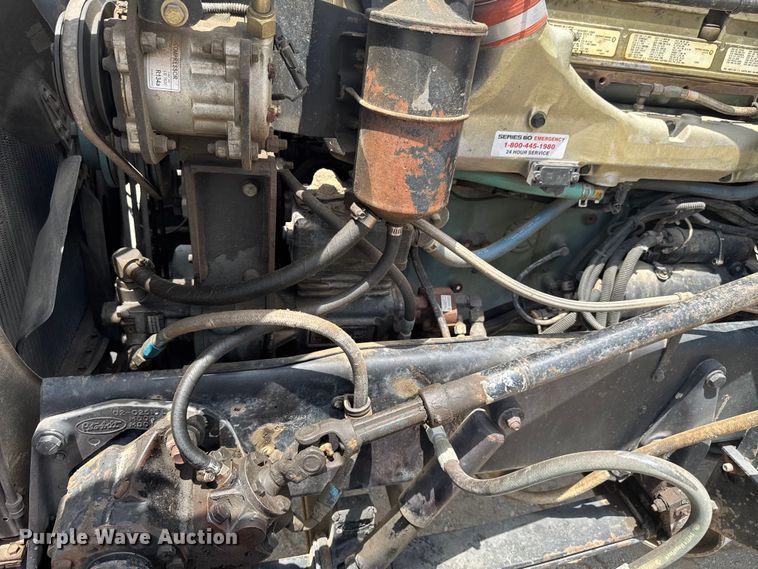 image for item DU9258 1995 Peterbilt 379 semi truck