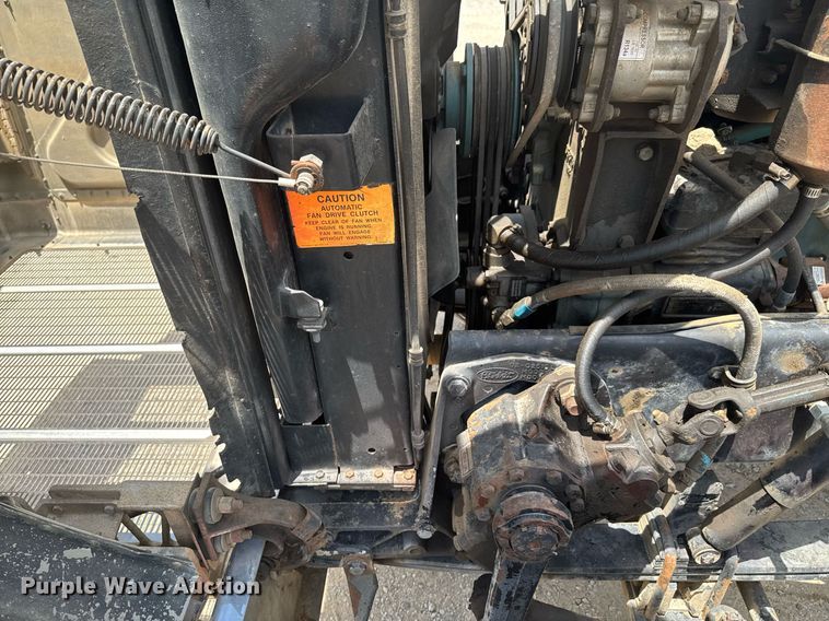 image for item DU9258 1995 Peterbilt 379 semi truck