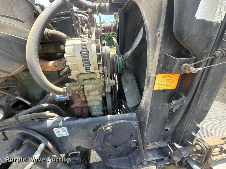 image for item DU9258 1995 Peterbilt 379 semi truck