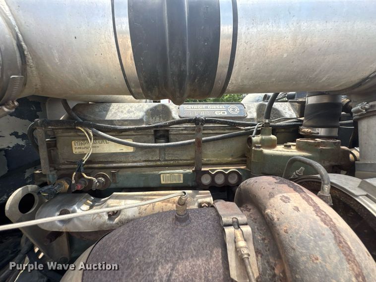 image for item DU9258 1995 Peterbilt 379 semi truck