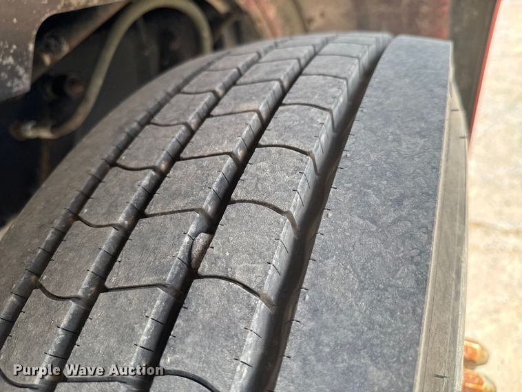 image for item DU9258 1995 Peterbilt 379 semi truck