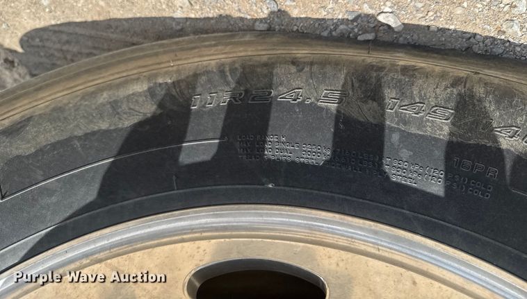 image for item DU9258 1995 Peterbilt 379 semi truck