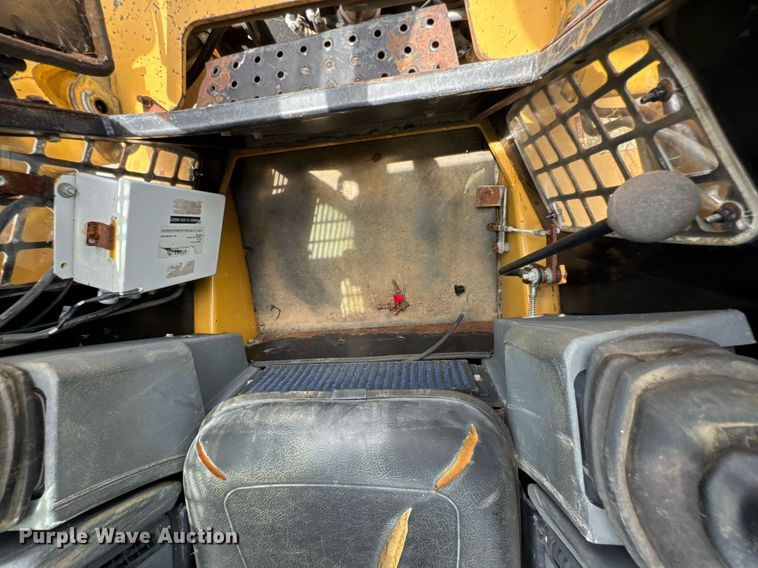 image for item DU9261 2005 ASV Posi-Track RC100 tracked skid steer loader