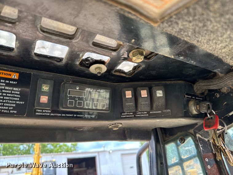 image for item DU9261 2005 ASV Posi-Track RC100 tracked skid steer loader