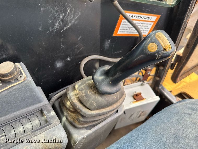 image for item DU9261 2005 ASV Posi-Track RC100 tracked skid steer loader