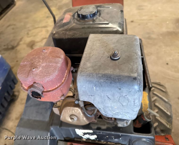 image for item DU9270 Ditch Witch 1020H trencher