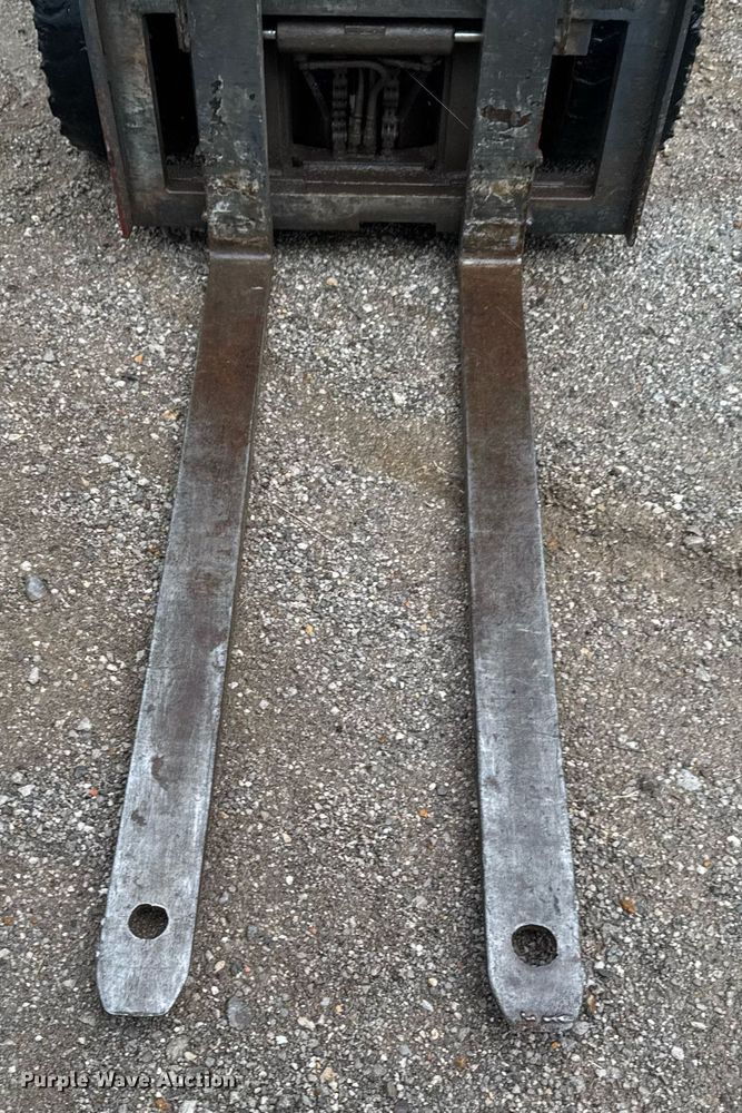 image for item DU9278 2001 Caterpillar GP30K forklift