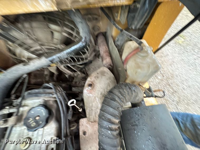 image for item DU9278 2001 Caterpillar GP30K forklift