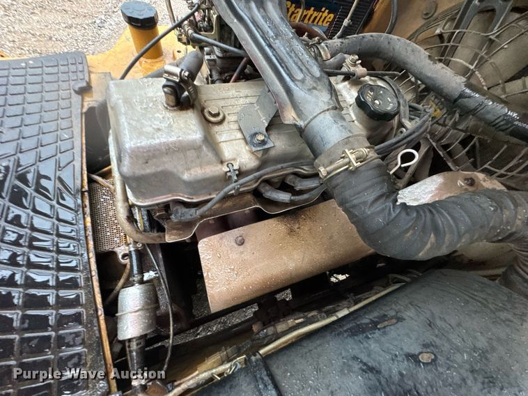 image for item DU9278 2001 Caterpillar GP30K forklift