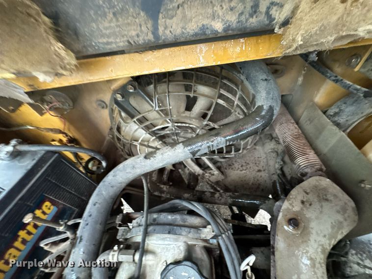 image for item DU9278 2001 Caterpillar GP30K forklift