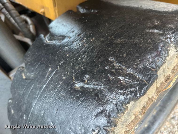 image for item DU9278 2001 Caterpillar GP30K forklift