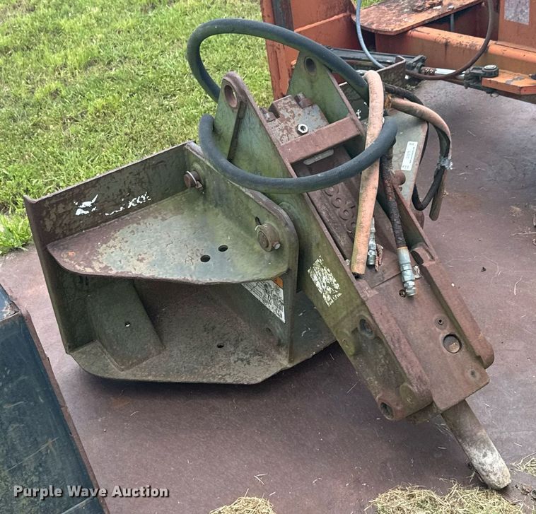 image for item DU9279 Bobcat 2560 skid steer breaker