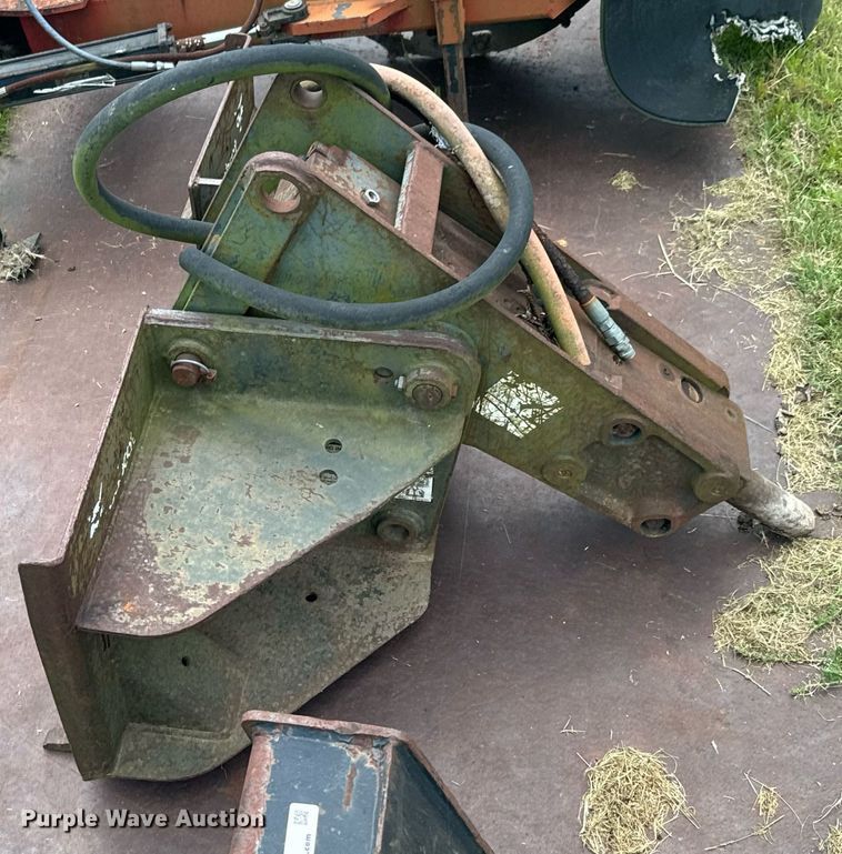 image for item DU9279 Bobcat 2560 skid steer breaker