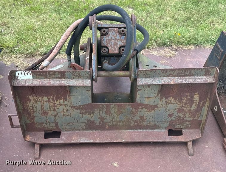 image for item DU9279 Bobcat 2560 skid steer breaker