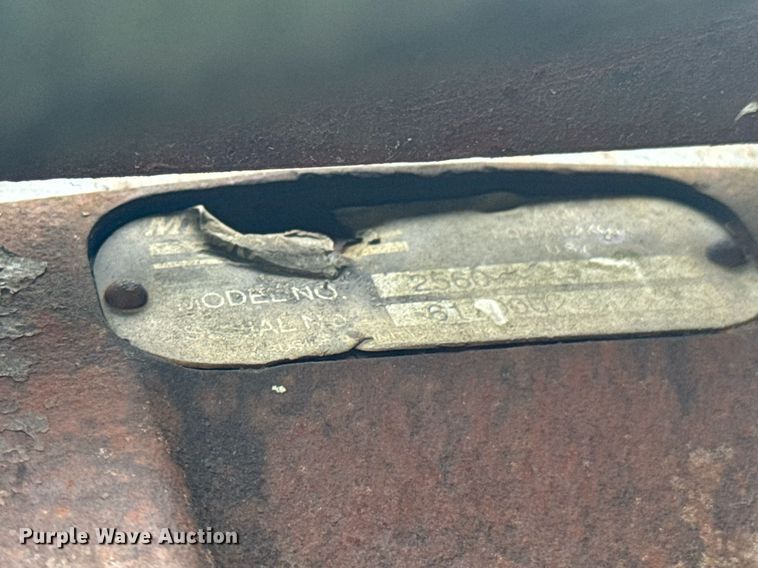 image for item DU9279 Bobcat 2560 skid steer breaker