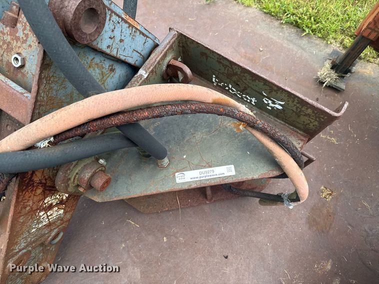 image for item DU9279 Bobcat 2560 skid steer breaker