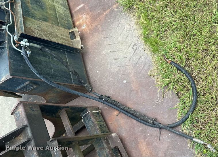 image for item DU9280 Bobcat 157-7225 skid steer grapple bucket