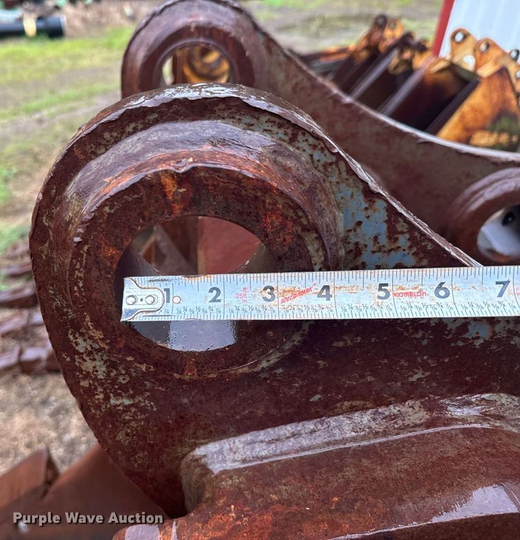 image for item DU9286 Hensley bucket