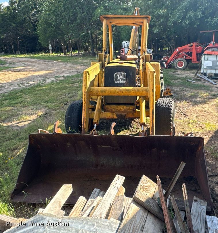image for item DU9294 John Deere 500C backhoe