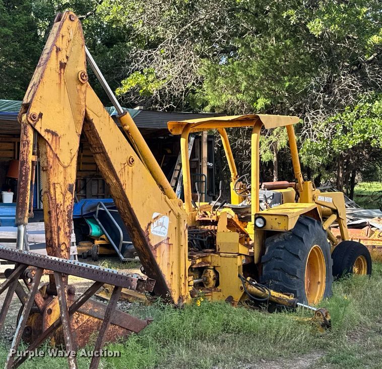 image for item DU9294 John Deere 500C backhoe